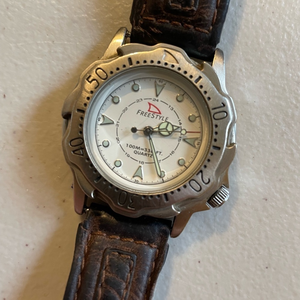 Shark freestyle watch with bezel​, would need battery to be replaced​